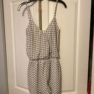 Francesca’s Alya Brand Romper, MD. Worn 2x. Like New!